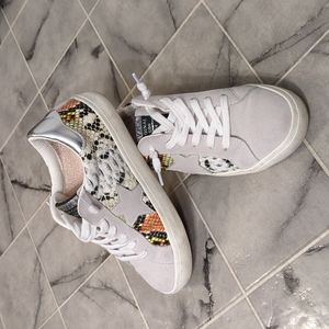 Vintage Havana Rainbow SnakeSkin Print Sneaker 6.5